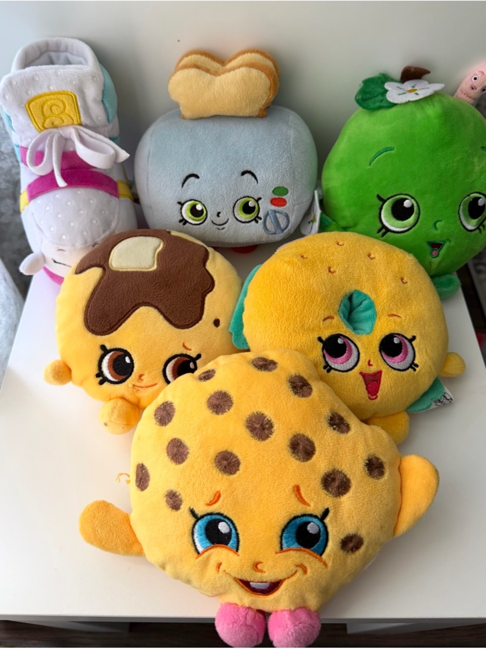SHOPKINS Plush Set of 6” Stuffed Characters Lot Mixed Bundle